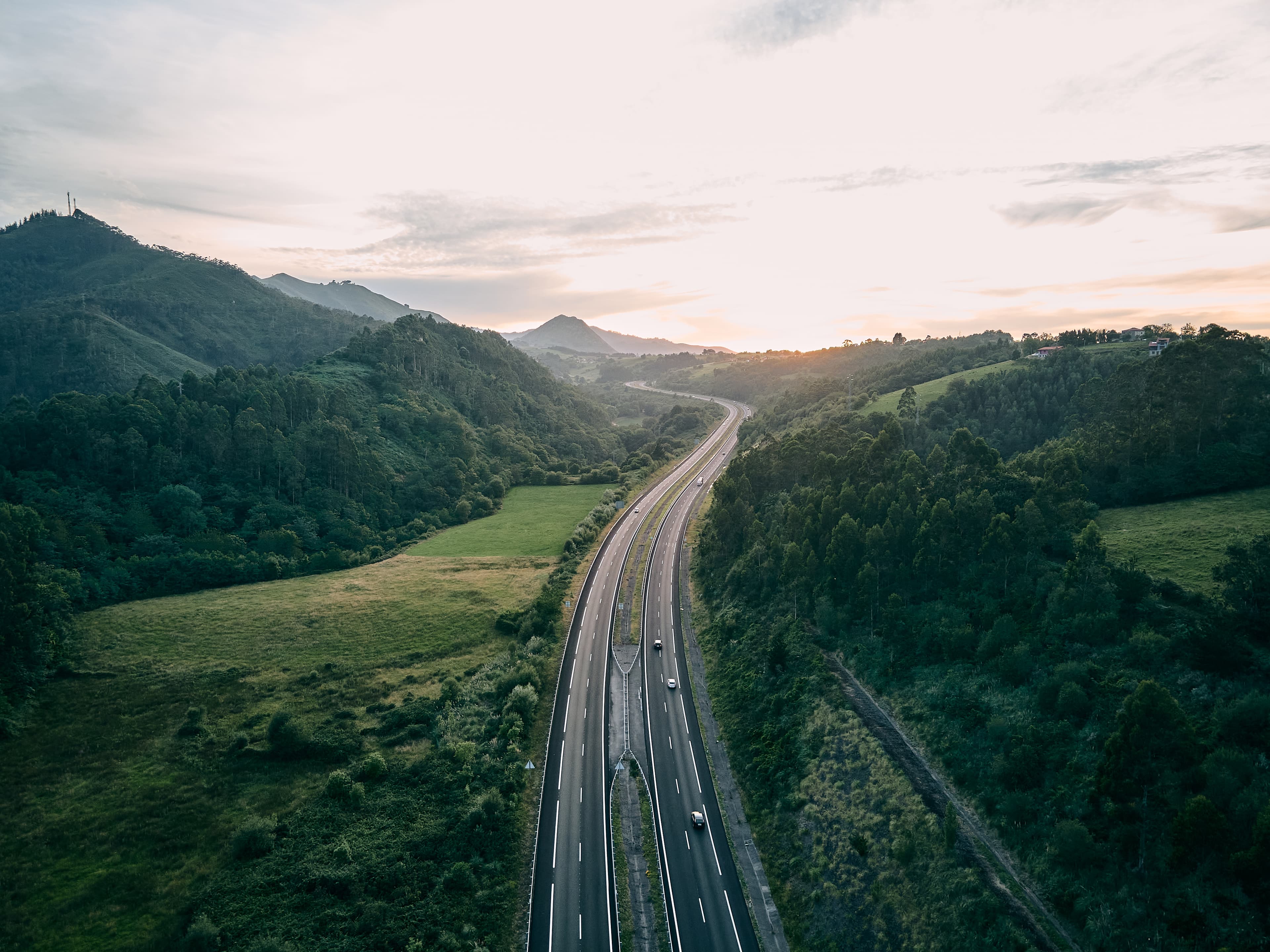 10 Tips for Driving Alpine Passes Like a Pro